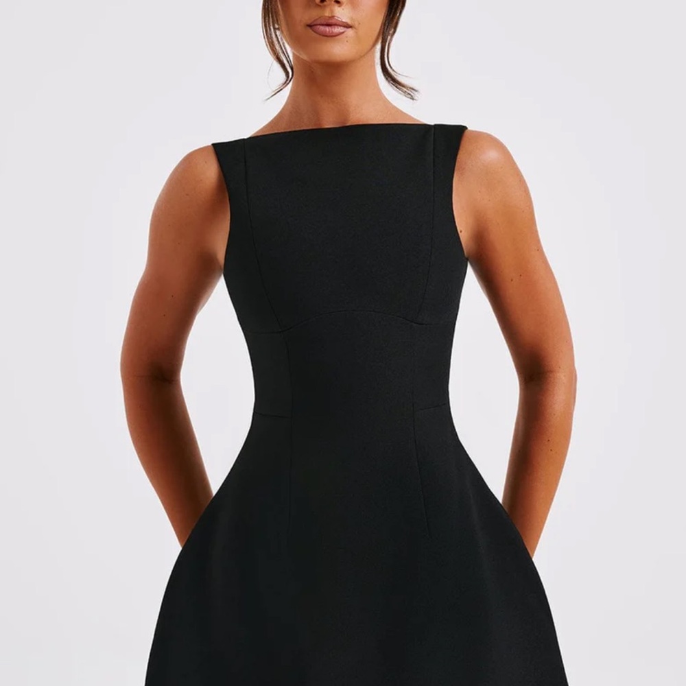 Elegant Black A-Line Backless Cocktail Dress